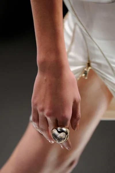 Look 14